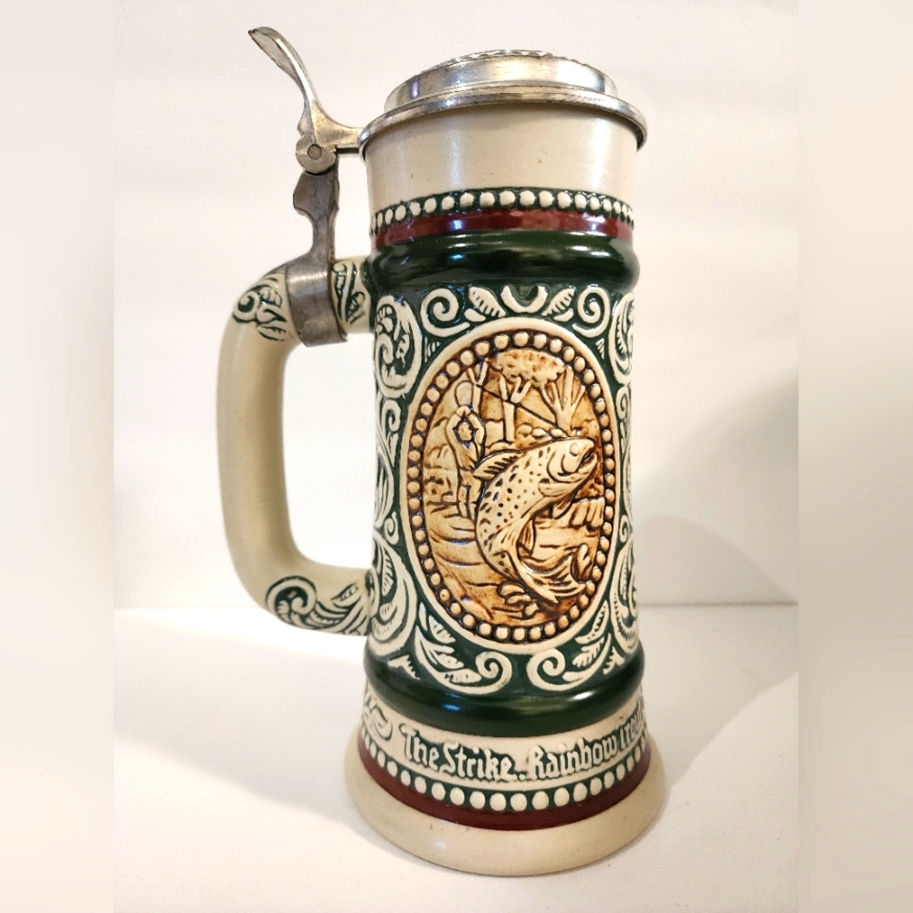 1978 Avon Lidded Ceramic Beer Stein Point English Setter Strike Rainbow Trout